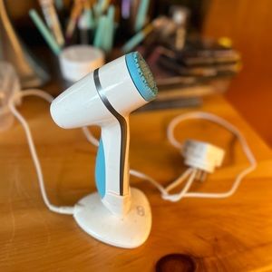 Lumi Spa Face Cleaning Device